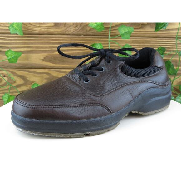 Hush Puppies Sz 10 Sneaker Brown Leather Men‎ Lace Up Wide (E, W) - Picture 1 of 11